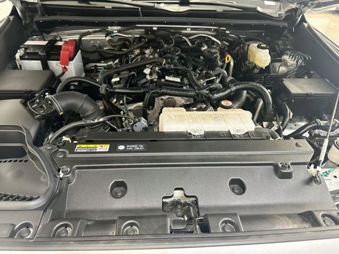 Used 2025 Toyota 4Runner SR5 AWD/4WD image 34