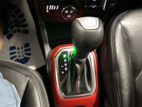 Used 2019 Jeep Renegade Trailhawk image 19