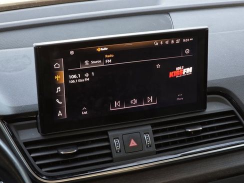 Used 2021 Audi Q5 Premium w/ Convenience Package image 18