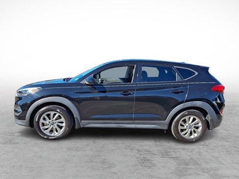 Used 2017 Hyundai Tucson SE image 2