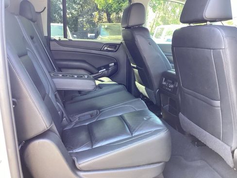 Used 2019 Chevrolet Suburban LT image 11