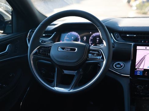 New 2025 Jeep Grand Cherokee Overland image 22