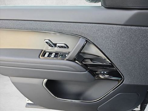 New 2026 Land Rover Range Rover Sport Dynamic SE image 28