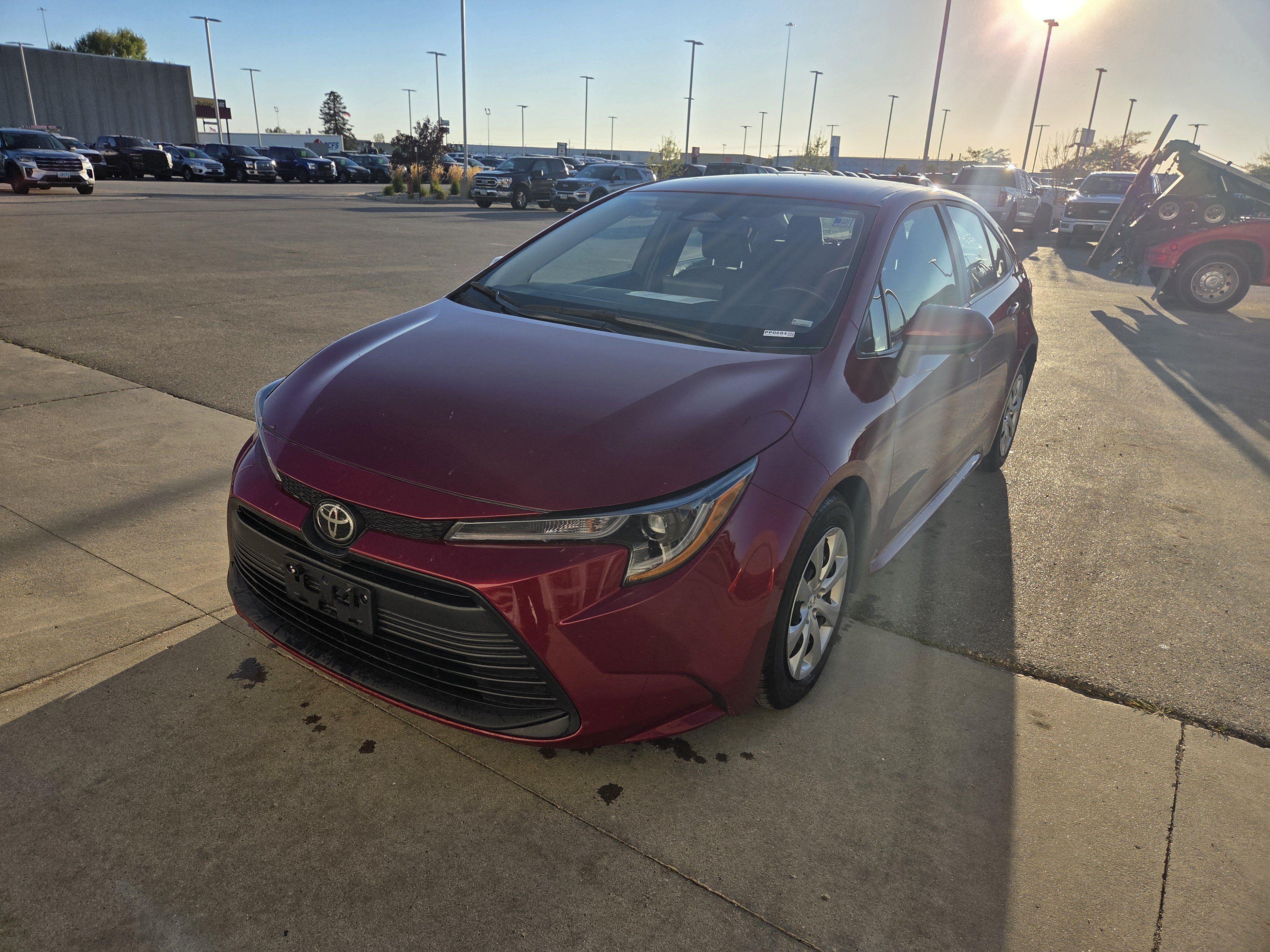 Used 2025 Toyota Corolla LE FWD image 3