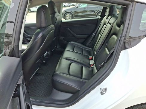 Used 2019 Tesla Model 3 Mid Range image 11