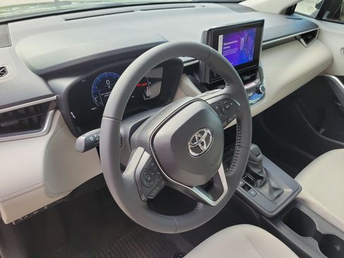 Used 2026 Toyota Corolla Cross LE w/ Moonroof Package FWD image 24