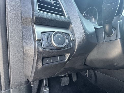 Used 2019 Ford Explorer XLT w/ Equipment Group 202A FWD image 35