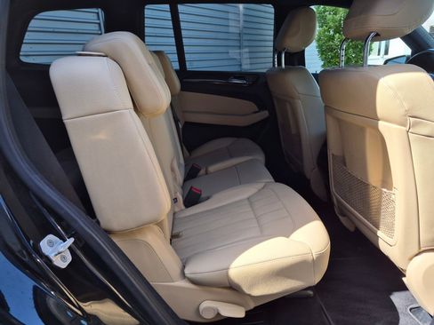 Used 2017 Mercedes-Benz GLS 450 4MATIC image 29