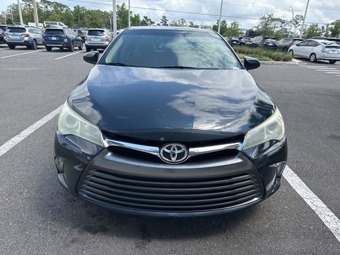 Used 2016 Toyota Camry LE image 2