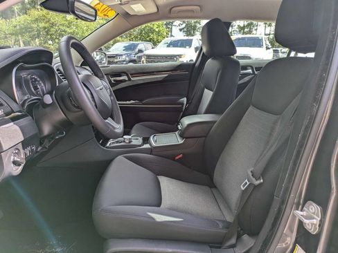 Used 2023 Chrysler 300 Touring w/ Sport Appearance Package RWD image 19