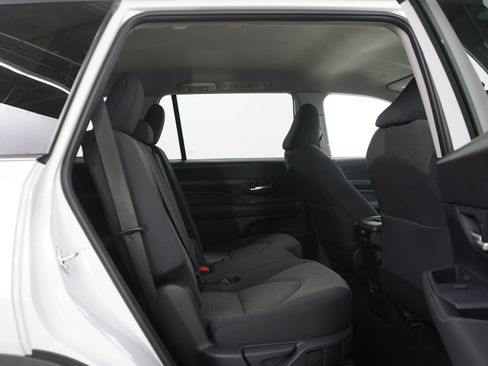 Used 2025 Toyota Grand Highlander FWD image 12