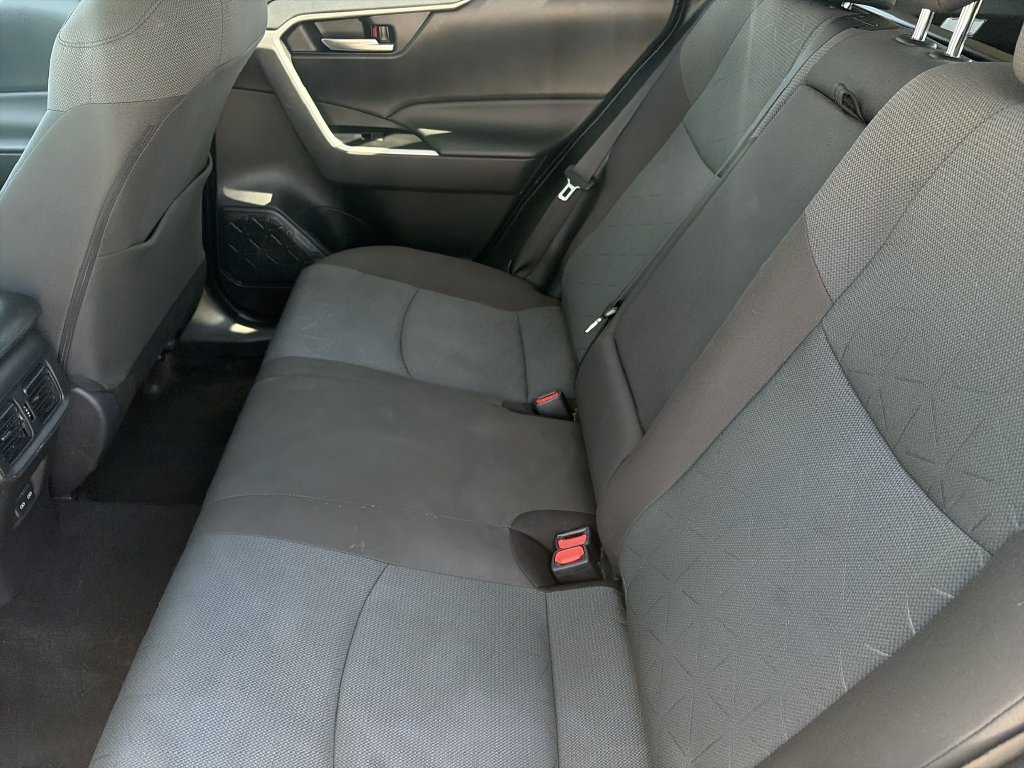 Used 2025 Toyota RAV4 XLE FWD image 27