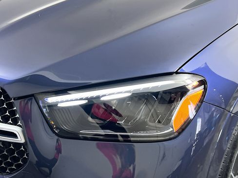 Used 2025 Mercedes-Benz GLE 450e 4MATIC image 11