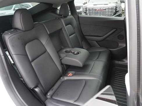 Used 2021 Tesla Model Y Long Range image 11