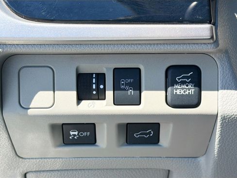 Used 2017 Subaru Forester 2.5i Limited w/ Popular Package #1 image 32