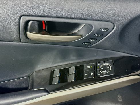 Used 2018 Lexus IS 300 w/ Comfort Package RWD image 24