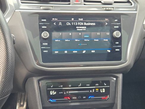 Used 2024 Volkswagen Tiguan SE R-Line AWD/4WD image 7