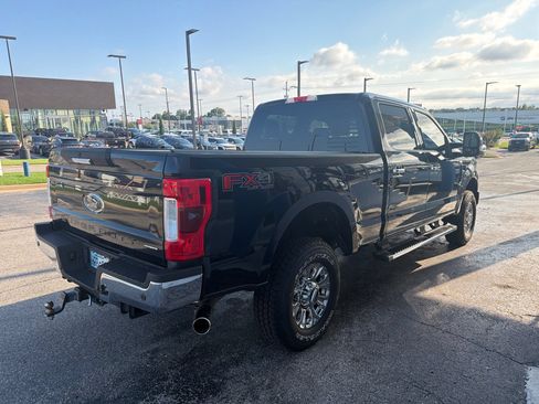 Used 2017 Ford F250 XLT w/ XLT Premium Package AWD/4WD image 5