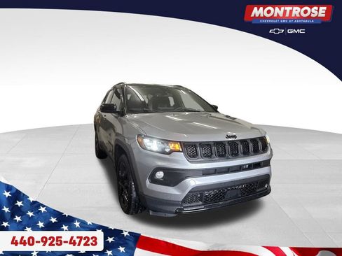 Used 2023 Jeep Compass Latitude w/ Convenience Group AWD/4WD image 7