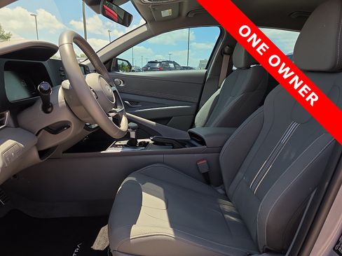 Used 2025 Hyundai Elantra Sport FWD image 15