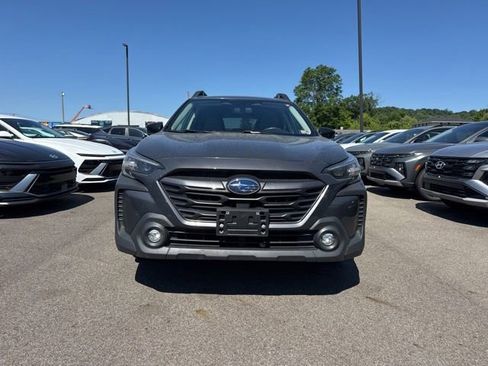 Used 2023 Subaru Outback Premium AWD/4WD image 3