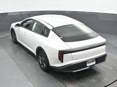 Used 2025 Kia K4 LXS image 33