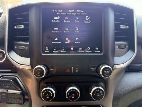 Used 2021 RAM 2500 Big Horn w/ Night Edition AWD/4WD image 27