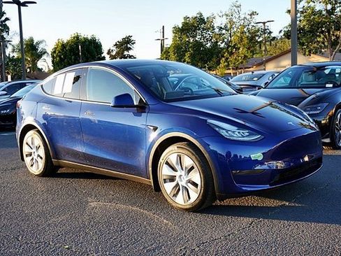 Used 2023 Tesla Model Y Long Range image 6
