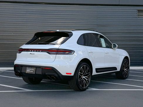 Certified 2026 Porsche Macan AWD/4WD image 9