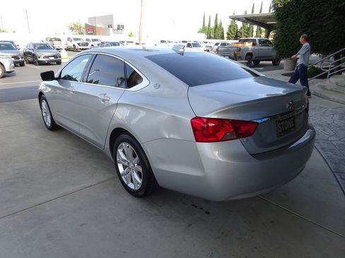 Used 2018 Chevrolet Impala LT w/ LT Entertainment Package FWD image 6
