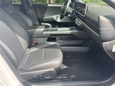 Used 2023 Hyundai Ioniq 6 Limited image 13