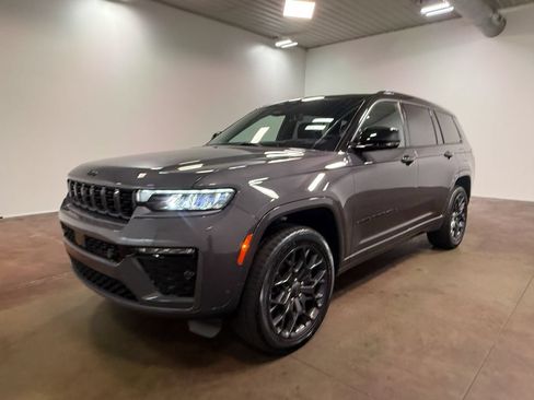Used 2026 Jeep Grand Cherokee L Summit w/ Obsidian Package AWD/4WD image 39