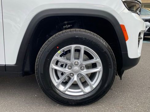 New 2025 Jeep Grand Cherokee Laredo w/ Luxury Tech Group I image 20