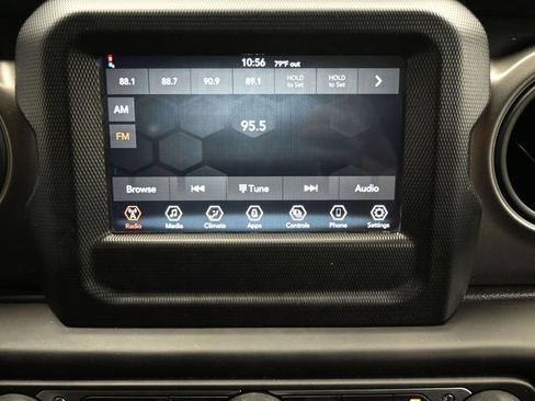 Used 2023 Jeep Gladiator Sport AWD/4WD image 17
