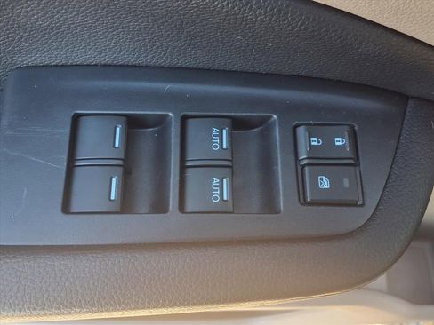 Used 2021 Honda Pilot Touring image 14