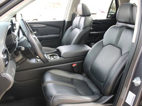 Used 2023 Honda Pilot Touring image 7