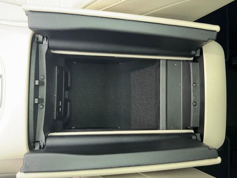 Used 2021 Mercedes-Benz GLS 450 4MATIC image 35