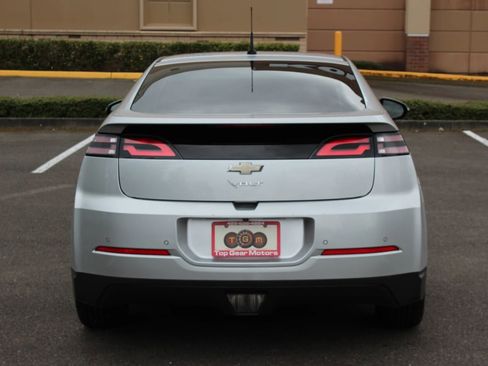 Used 2014 Chevrolet Volt Premium w/ Premium Trim Package FWD image 4