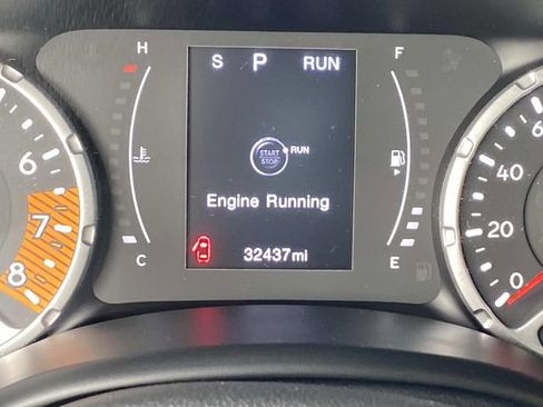 Used 2023 Jeep Renegade Latitude AWD/4WD image 33