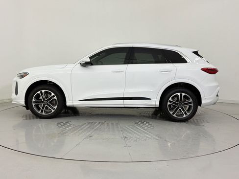 Certified 2025 Audi Q5 Premium w/ Convenience Package AWD/4WD image 2