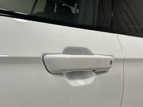 Used 2022 Jeep Grand Cherokee L Laredo image 13