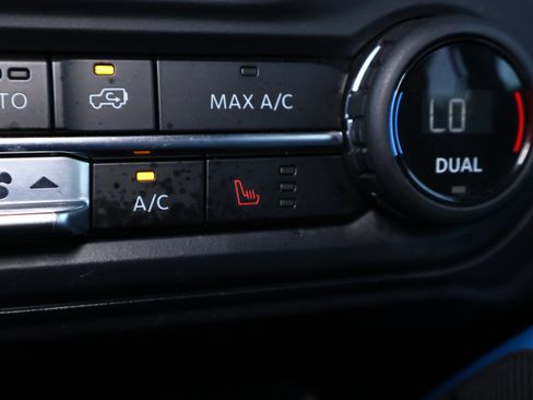 Used 2023 Ford Bronco Black Diamond AWD/4WD image 6