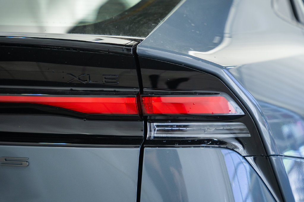 New 2027 Toyota Prius XLE AWD/4WD image 6