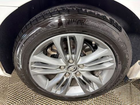 Used 2016 Toyota Camry SE w/ Moonroof Package image 18
