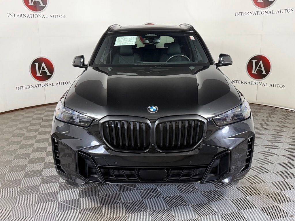 Used 2024 BMW X5 xDrive40i w/ M Sport Package AWD/4WD image 2