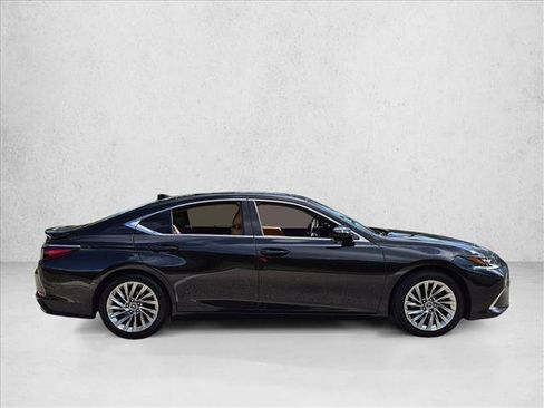 Used 2022 Lexus ES 350 Ultra Luxury w/ Accessory Package 2 FWD image 4