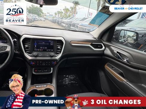 Used 2021 GMC Acadia SLE w/ Driver Convenience Package FWD image 17
