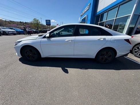 Used 2022 Hyundai Elantra SEL w/ Convenience Package image 6