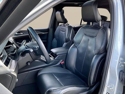 Used 2022 Jeep Grand Cherokee Overland w/ Advanced Protech Group III image 21