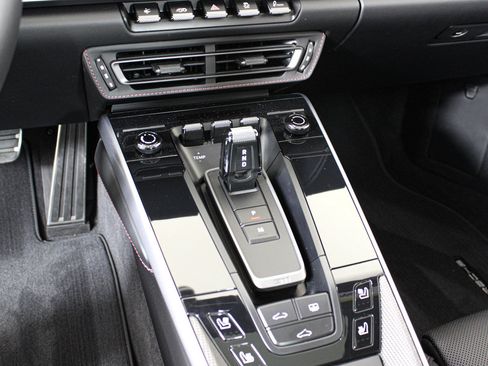 Used 2025 Porsche 911 Turbo S AWD/4WD image 33